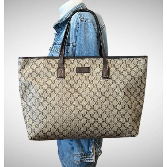 A313- ๐ฏ% authentic Gucci shoulder bag - Picture 1 of 16